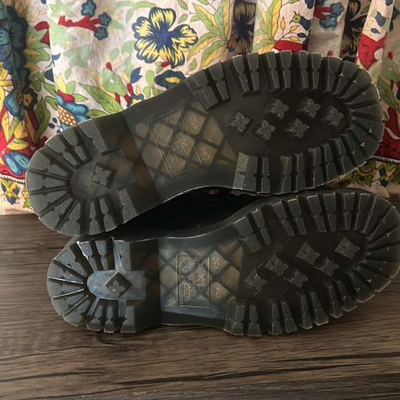 NWOB Dr Martens square toe boots - Picture 5 of 6